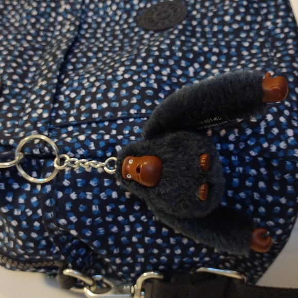 Kipling purse with monkey keychain. - Picture 5 of 16